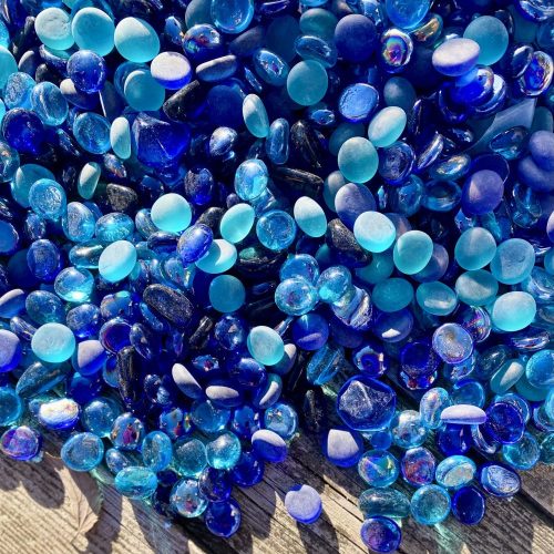 Galet-de-verre-melange-bleu